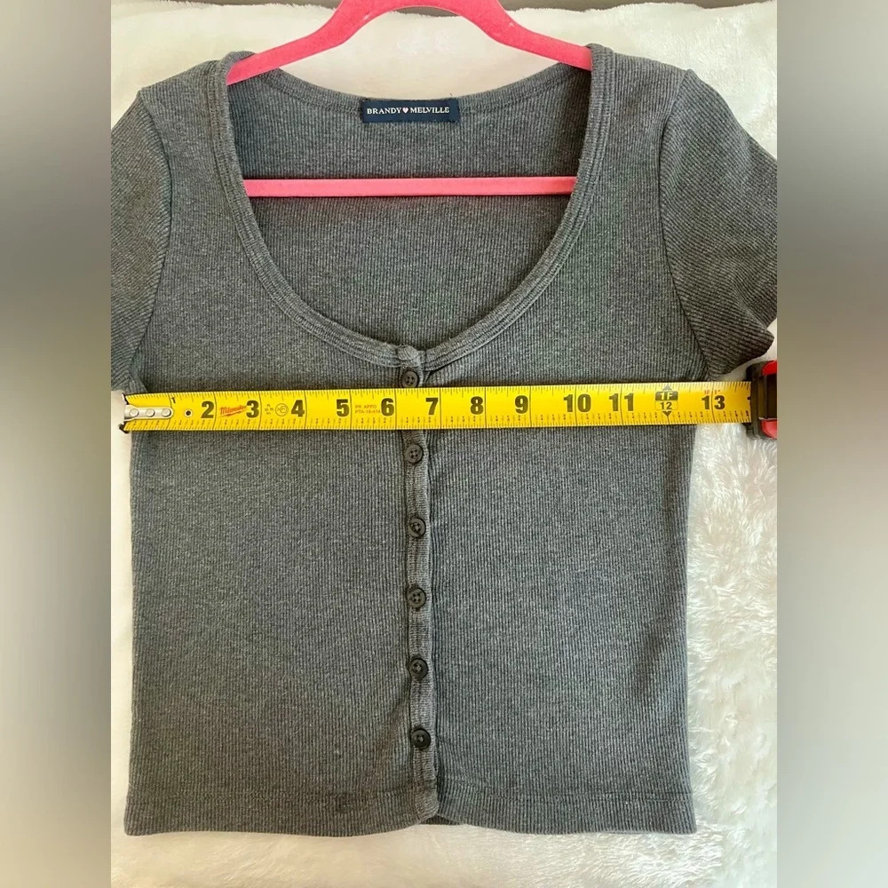 Brandy Melville Gray Zelly Bottom Down Top round neck short sleeves one size - Picture 5 of 7